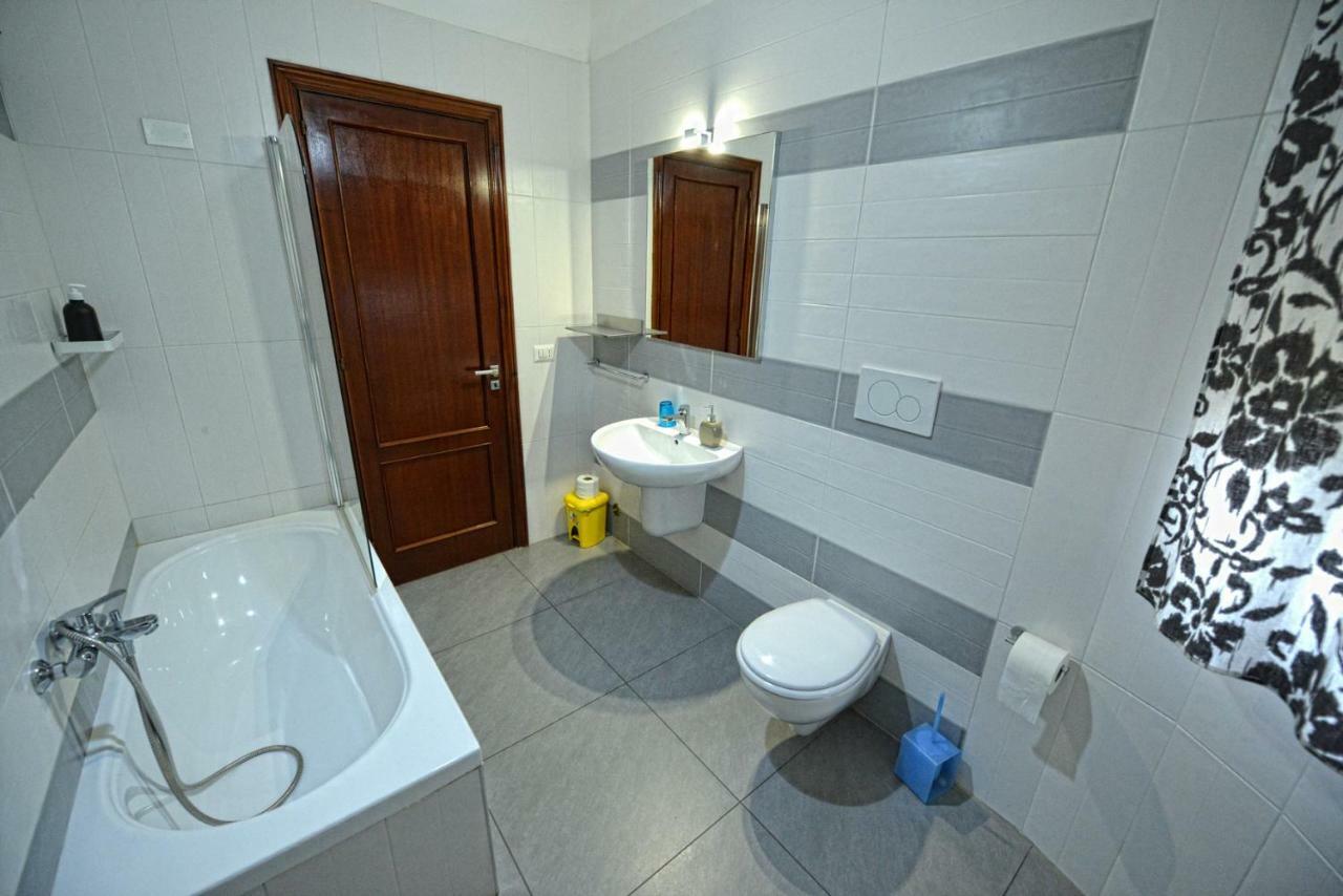 Aback Policlinico Hotel Бари Екстериор снимка