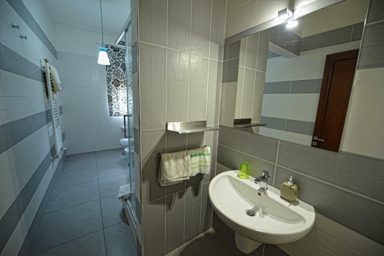 Aback Policlinico Hotel Бари Екстериор снимка